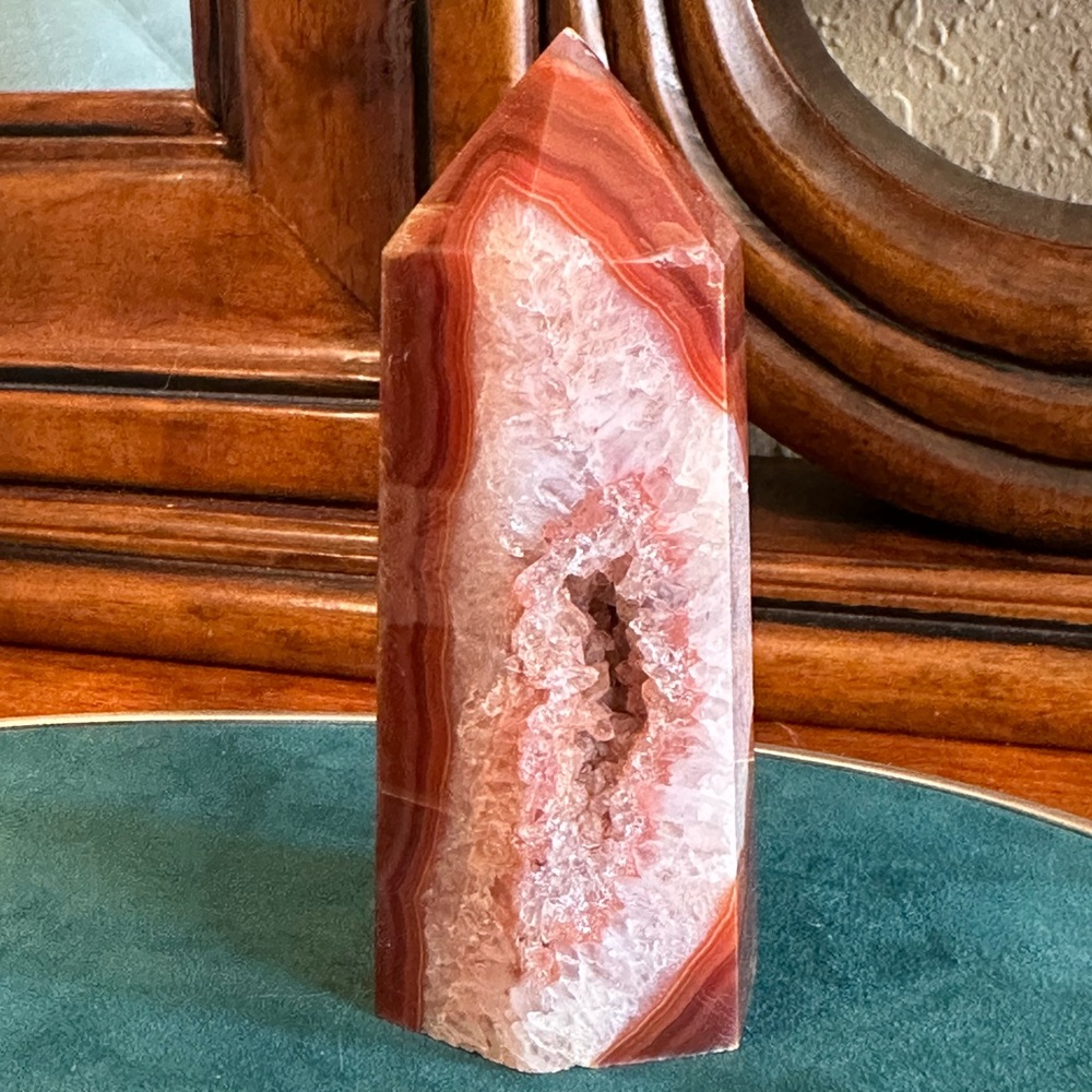 Carnelian tower with open quartz druzy